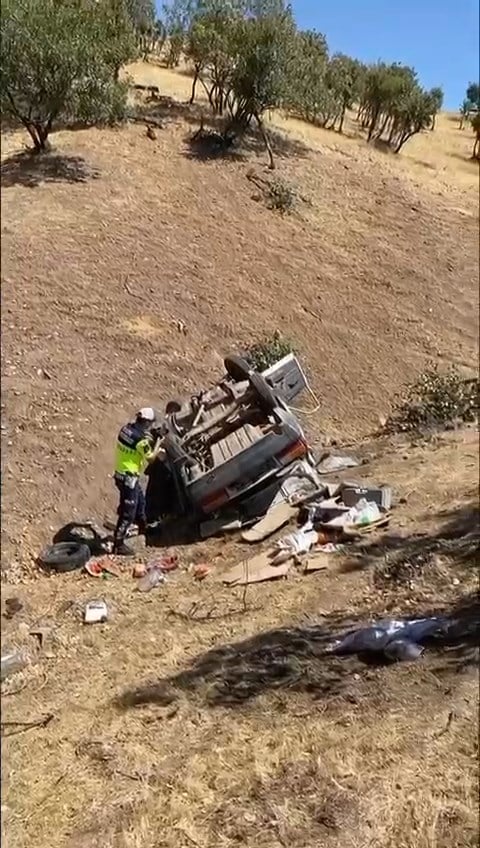 kiz isteme yolunda kaza sarampole devrildi cok sayida yarali var 1 HyH8vFql