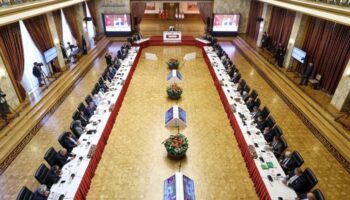 komisyon toplantisi sona erdi xwbvA1iP