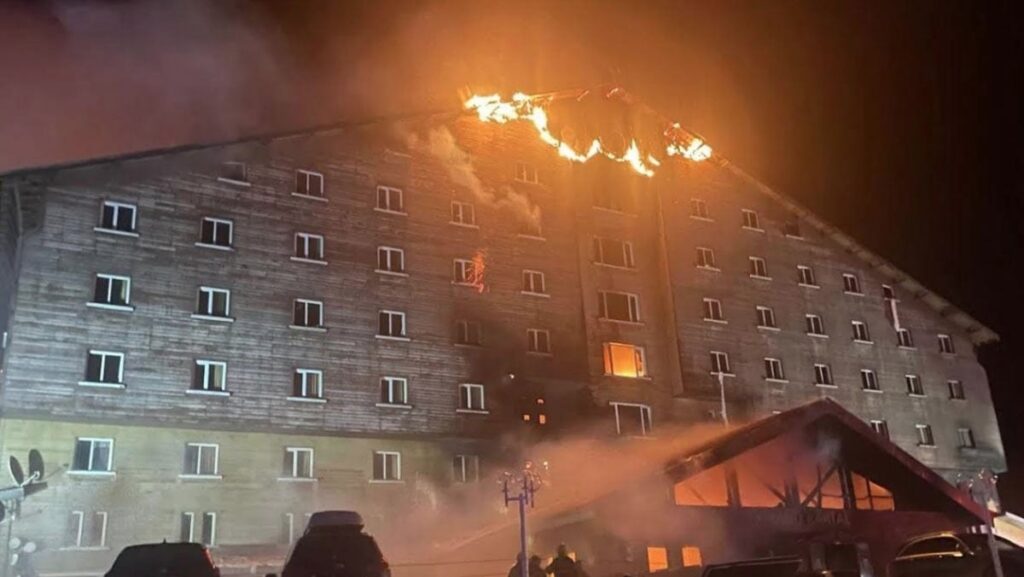 kultur ve turizm bakani ersoya ve ets tura sorusturma SIBxd5dK