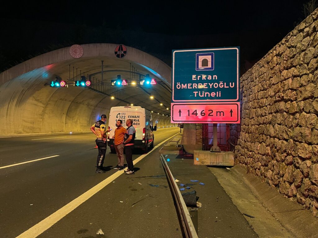 kuzey marmara otoyolunda otomobilin carptigi yaya hayatini kaybetti g7fZGyrs