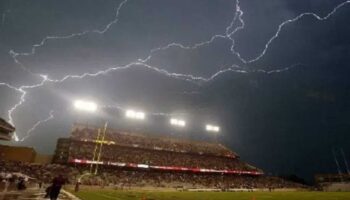 mac sirasinda sahaya yildirim dustu SX9FEqIm