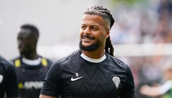 manisa fkdan imza sov ligue 1den tecrubeli golcu geldi mm4l1h12