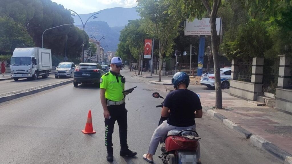 manisada motosikletlilere siki denetim KcOs3vfn