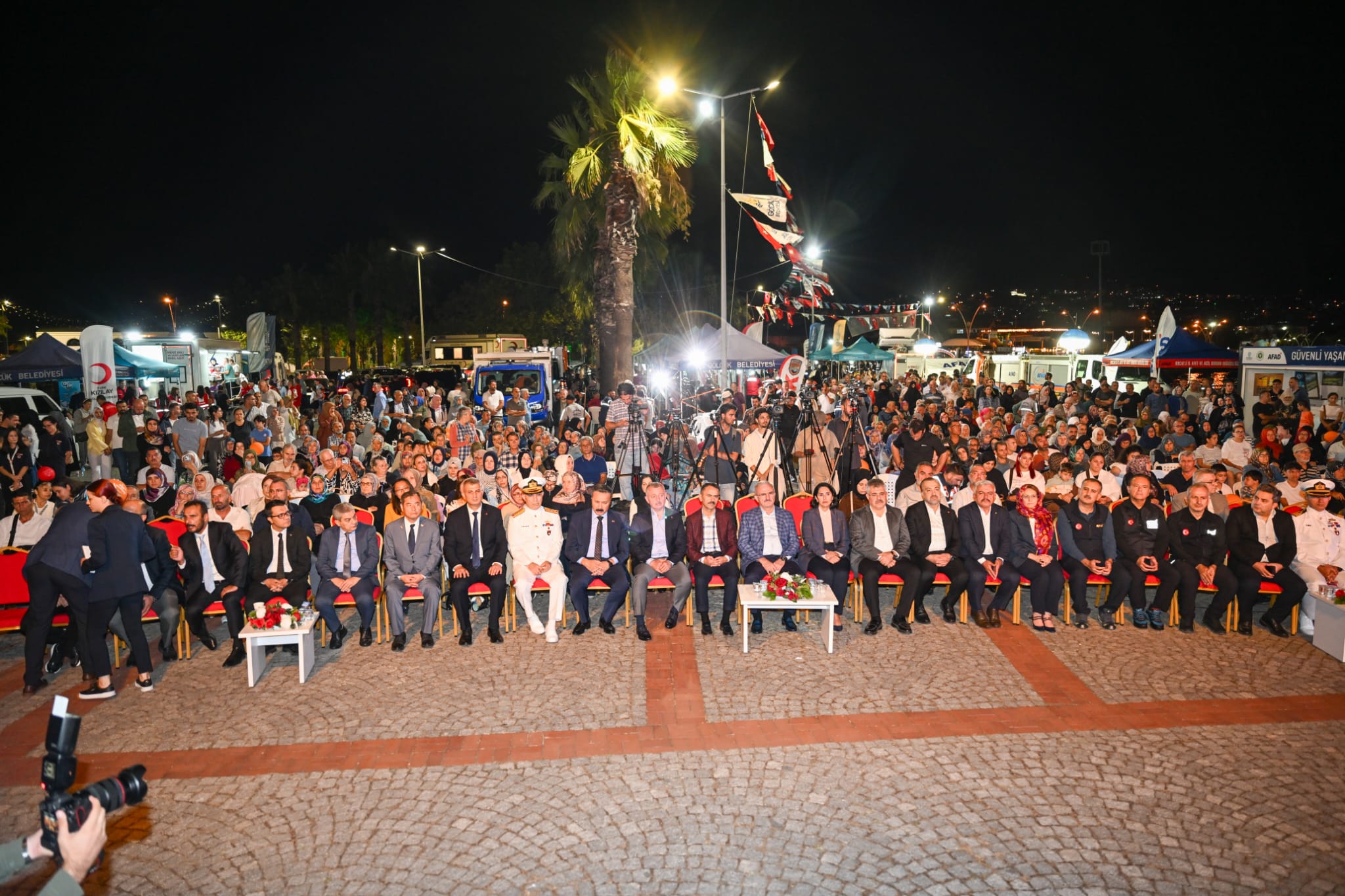 marmara depreminde hayatini kaybedenler kocaelide anildi 1