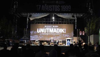 marmara depreminin 26nci yil donumunde saat 0302de sela okundu h2wiG1Jk