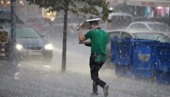 meteoroloji saat vererek uyardi cok siddetli yagacak ani elektrikli firtina 69cMVJMV