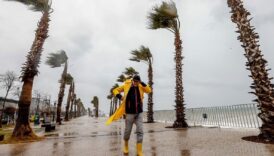 meteorolojiden kuvvetli ruzgar uyarisi bugun hava nasil 27 agustos 2025 kt2nTERD