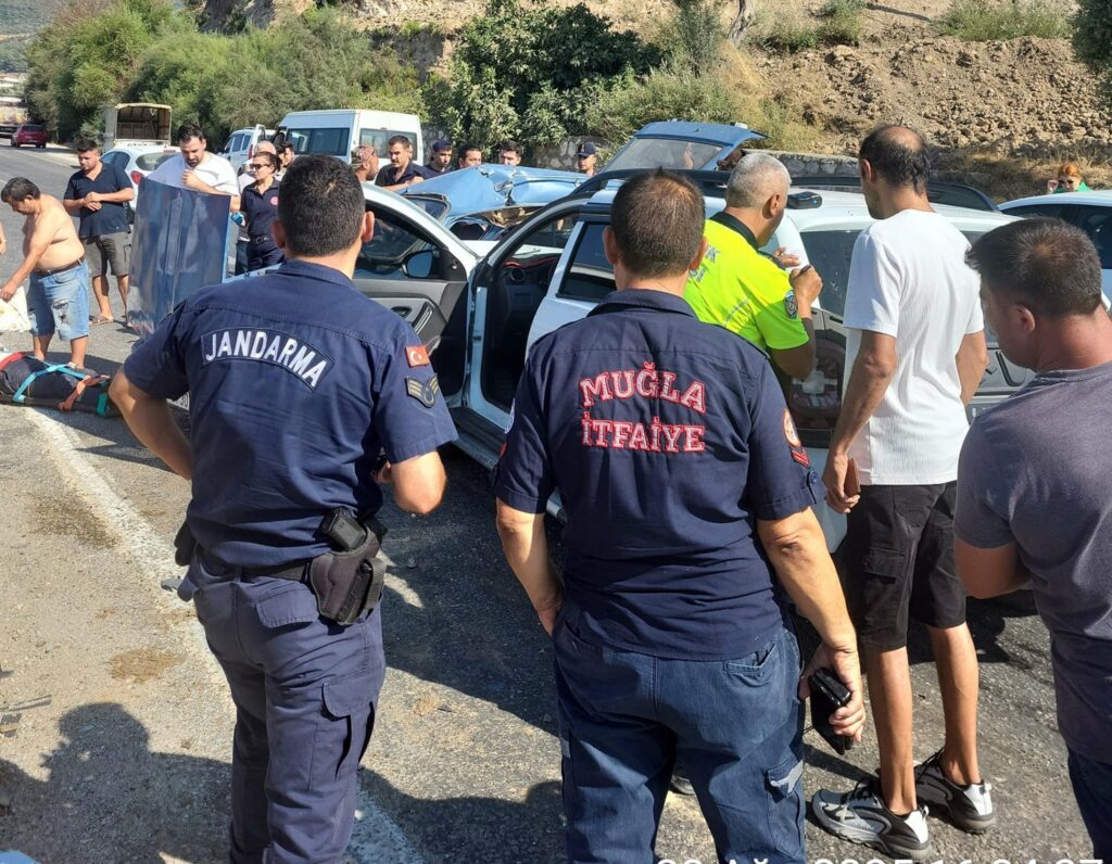milasta iki kaza 4 yarali 1 olu 9DByQ8Ub