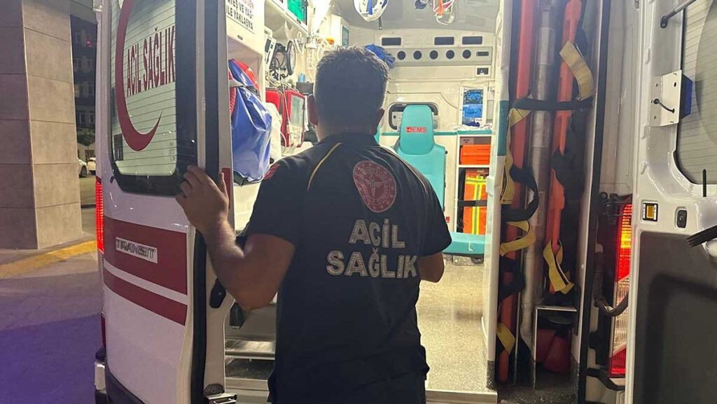 motosikletli sahislardan silahli saldiri 3JNfissC