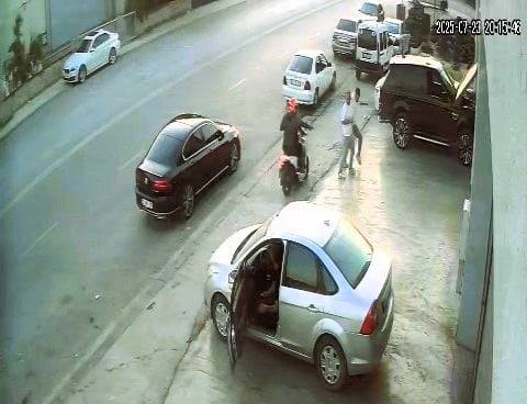 motosikletli tetikciler kursun yagdirdi saldiri ani kamerada 0 D8zOIRrw