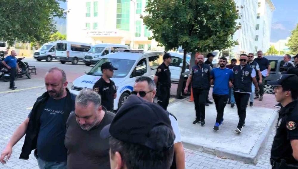 motosikletli tetikciler kursun yagdirdi saldiri ani kamerada 7 I5QFak6Q