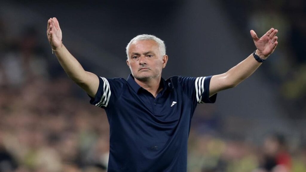 mourinho fenerbahcenin 27 yillik lanetini bitirdi SsDcu3eL