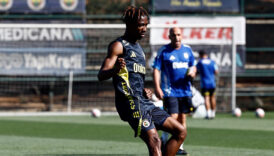 nene ilk kez fenerbahce antrenmaninda plqgbAXq