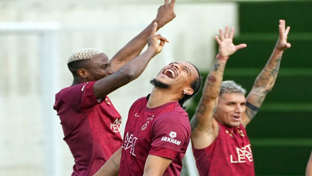 osimhen yeniden galatasaray antrenmaninda KUIepvFb