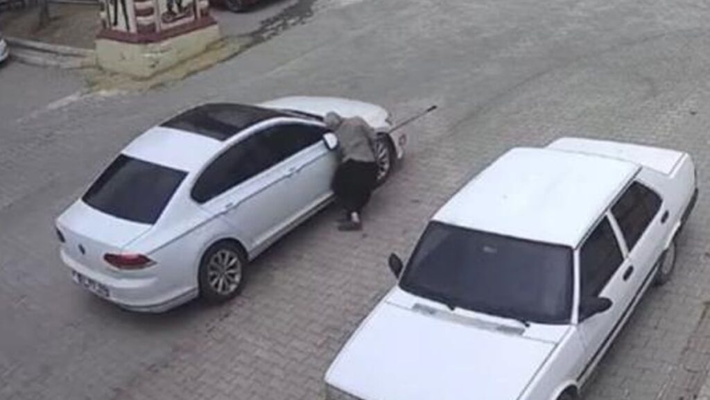 otomobil gorme engelli vatandasa carpti FFhBzM1W