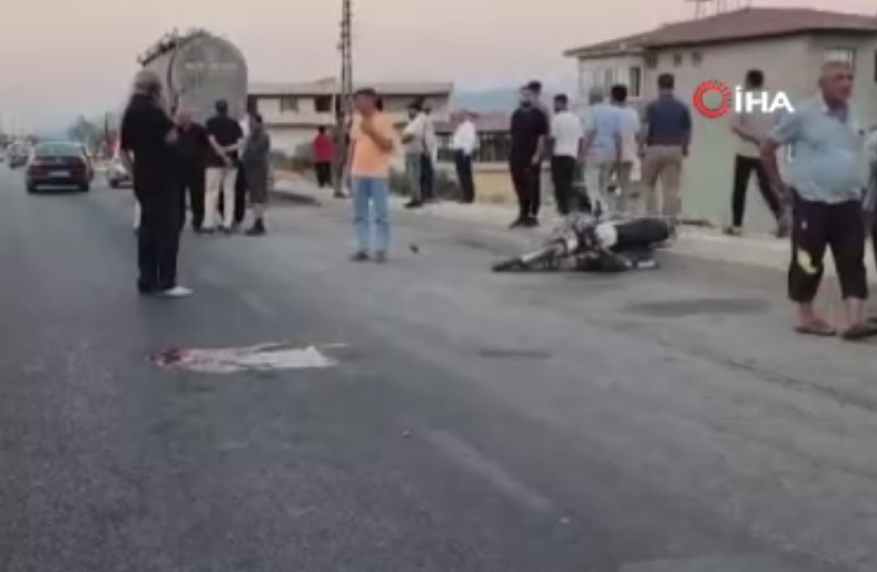 otomobille carpisan motosikletin surucusu oldu K9aanQfM