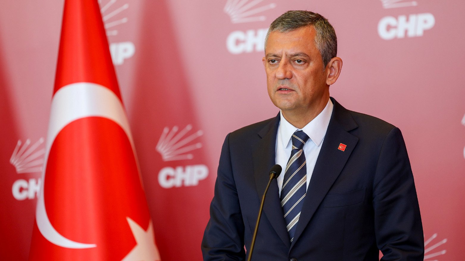ozgur ozelin gizli planini tek tek acikladi chpde cok konusulacak iddia chpliler henuz uyanamadilar ANO2FM7B