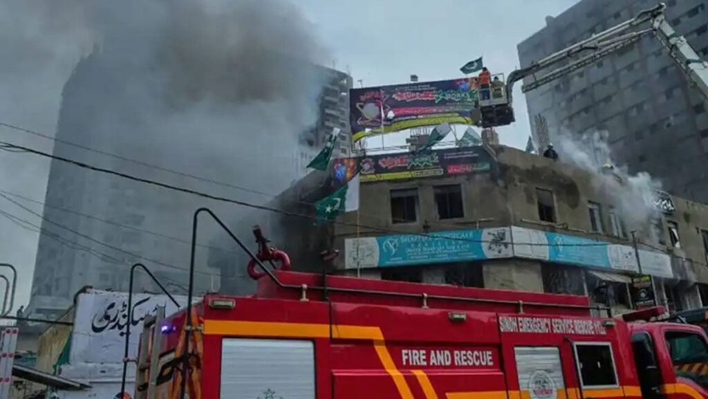 pakistanda havai fisek fabrikasinda korkunc patlama K3FvBHsb