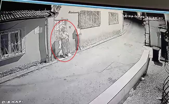 palyaco kiyafetli kisi cocuklara kabusu yasatti 3 T6rp6n9q