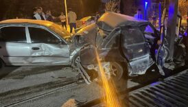 park halindeki araca carpti TKsEPeE5