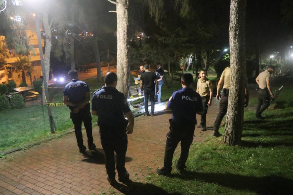 parkta kanli hesaplasma sanliurfada gecenin sessizligi cigliklarla bozuldu 0 LZFUHvMZ