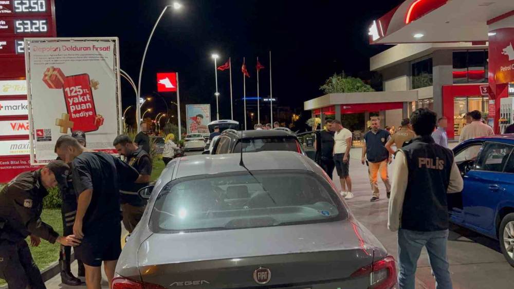 polis araclari tek tek durdurup kontrol etti ehliyetler iptal edildi 2 uflRLPeb
