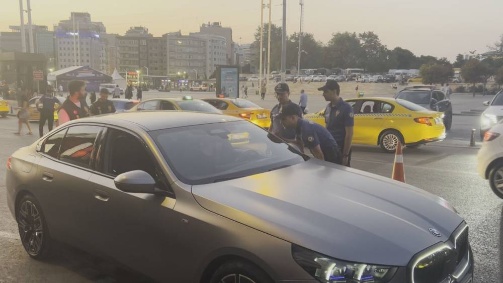 polis bolgeyi ablukaya aldi araclar didik didik arandi 1 kwAFOuuh