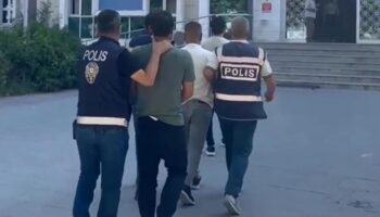 polis gibi davrandilar gercek polisler tarafindan yakalandilar 1 milyon liralik vurgun JqSYAApG
