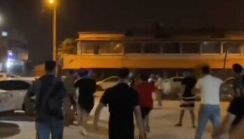 polislere bicak ceken alkollu 4 kisi gozaltina alindi 69XTV7Vg