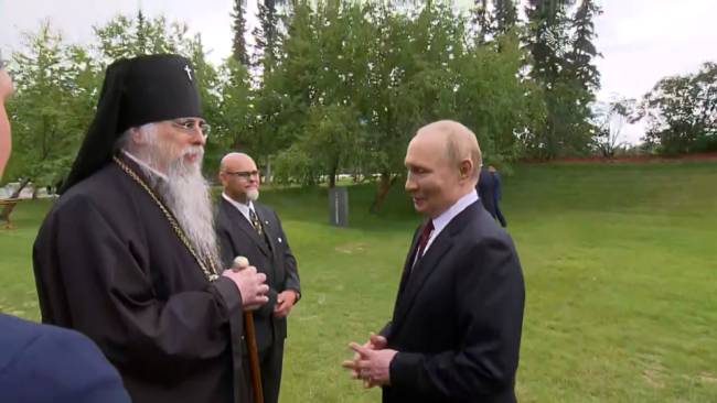 putin alaskadaki sovyet mezarlarini ziyaret etti 0 tSMqPUzd
