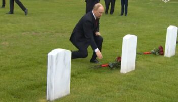 putin alaskadaki sovyet mezarlarini ziyaret etti x3JKTQ39