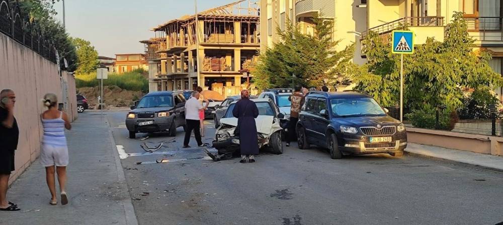sakaryadaki tartisma cigirindan cikti kadin esinin aracina defalarca carpti ofkesi pahaliya patladi 0 Y8JOSJFt