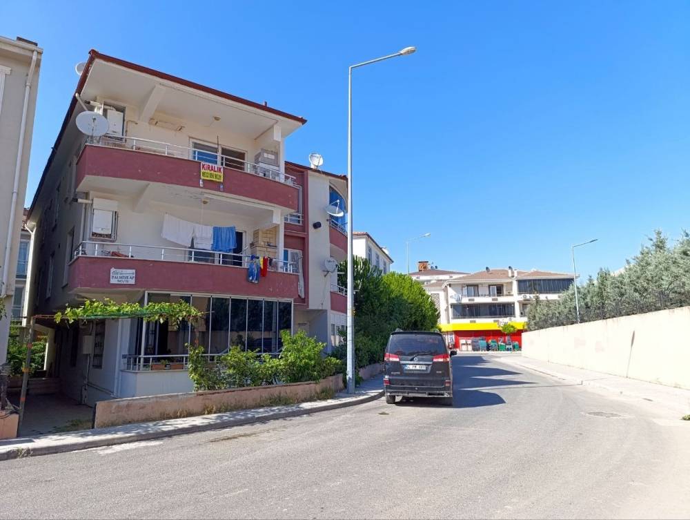 sakaryadaki tartisma cigirindan cikti kadin esinin aracina defalarca carpti ofkesi pahaliya patladi 2 65WJ7jUB