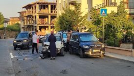 sakaryadaki tartisma cigirindan cikti kadin esinin aracina defalarca carpti ofkesi pahaliya patladi KBQckAV3