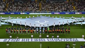 salah uefayi yola getirdi super kupa finalinde gazze pankarti EWKRZyUe
