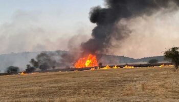 saman yuklu kamyon alev alev yandi zjTfDPb4