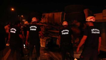sanliurfada zincirleme trafik kazasi 4NjL4NDx