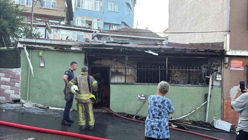 sariyerde gecekondu yangini yaralilar var 0 S1wCeBDs