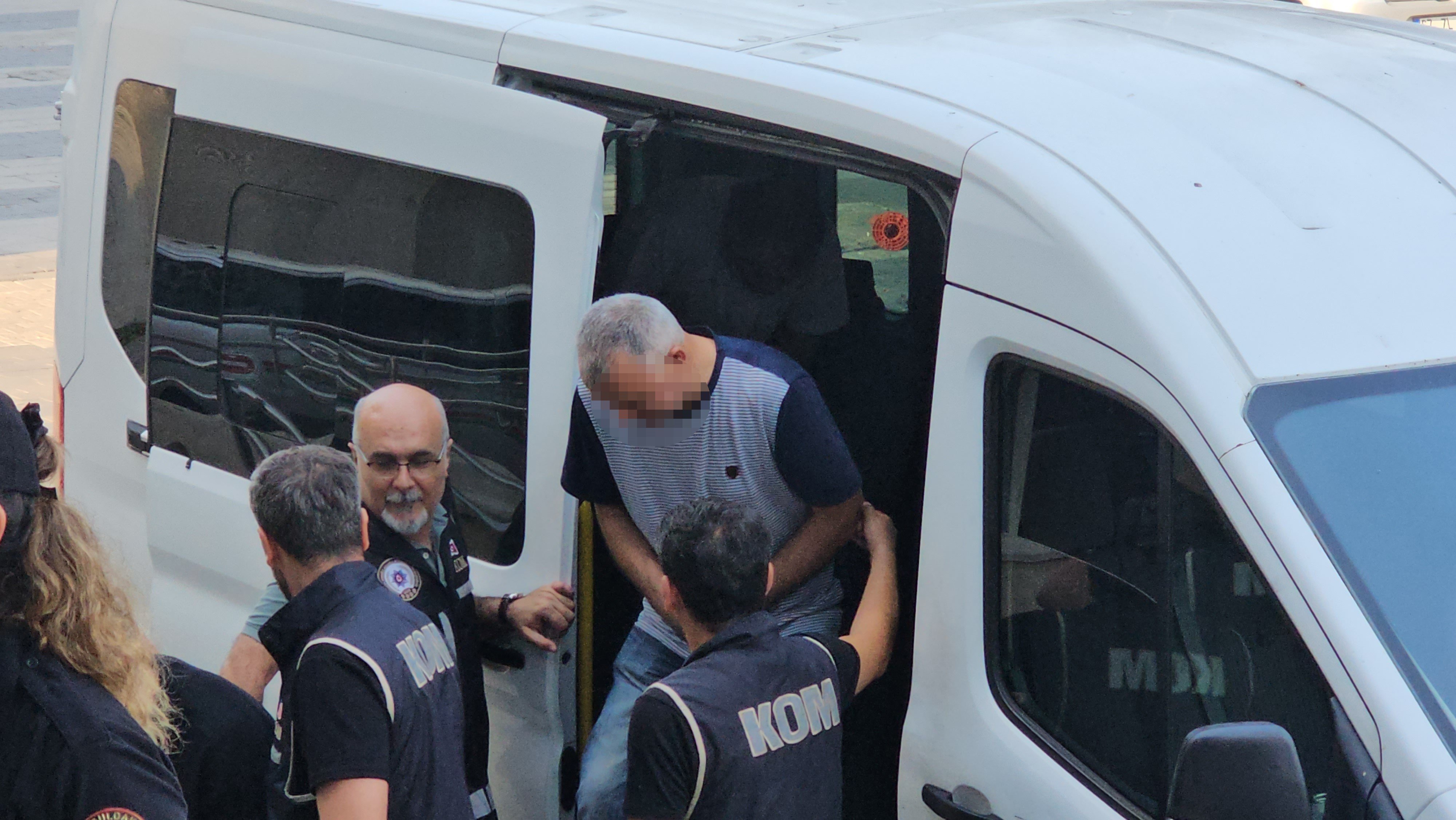 sehrin ortasinda gupegunduz define ararken enselendiler 4 SZl8k53L