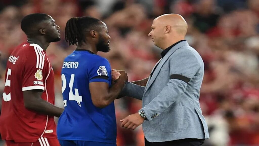 semenyoya liverpoolun bir taraftarindan irkci saldiri VWFqECPa
