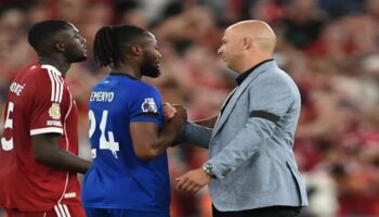 semenyoya liverpoolun bir taraftarindan irkci saldiri VWFqECPa