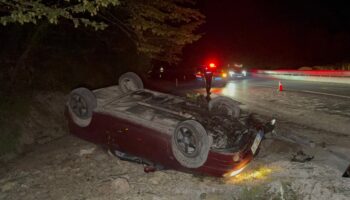 takla atan otomobilde kalbi duran surucuyu saglik ekipleri kurtardi jDJy5ZzS