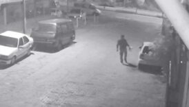 tamir icin birakilan otomobili kundakladilar FYmkp2S6