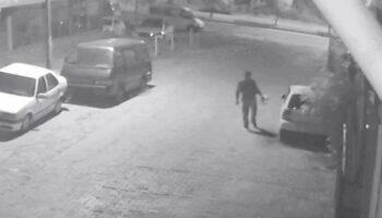 tamir icin birakilan otomobili kundakladilar FYmkp2S6