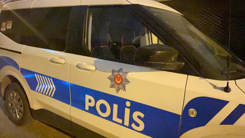 tartistigi kadini bicakla yaralayip hastanelik etti 93v2dTzl
