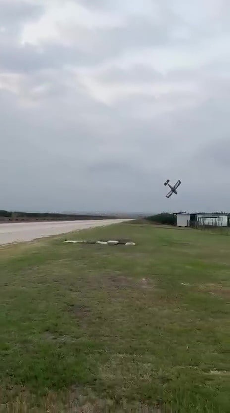 telsizle evlilik teklifi yapti kiz evet dedi ucak dustu turkiye bu olayi konusuyor 2 OUKiUaAO