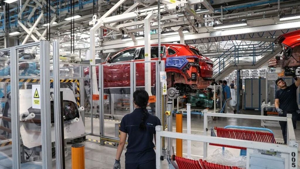 togg fabrikasinda sok iddia 200 isci isten cikarildi LcEAHvZ3