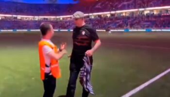 trabzonspor macinda sahaya giren esref sarala ceza axp7tszw