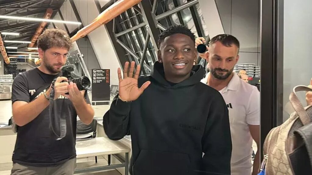 trabzonspor transferini resmen acikladi 9dgr2SMT