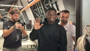 trabzonspor transferini resmen acikladi 9dgr2SMT